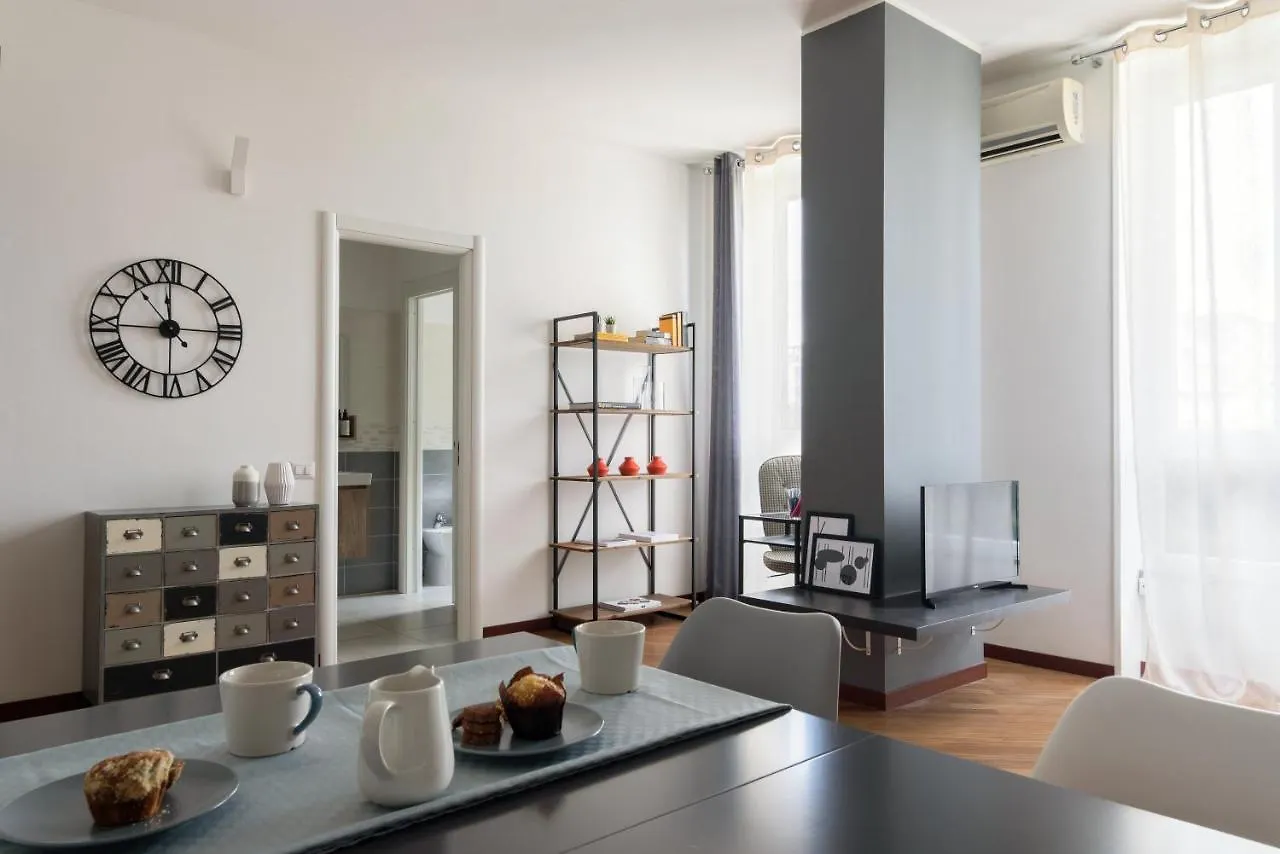 Apartment Joivy Superb Flat With Home Office Milan Italy